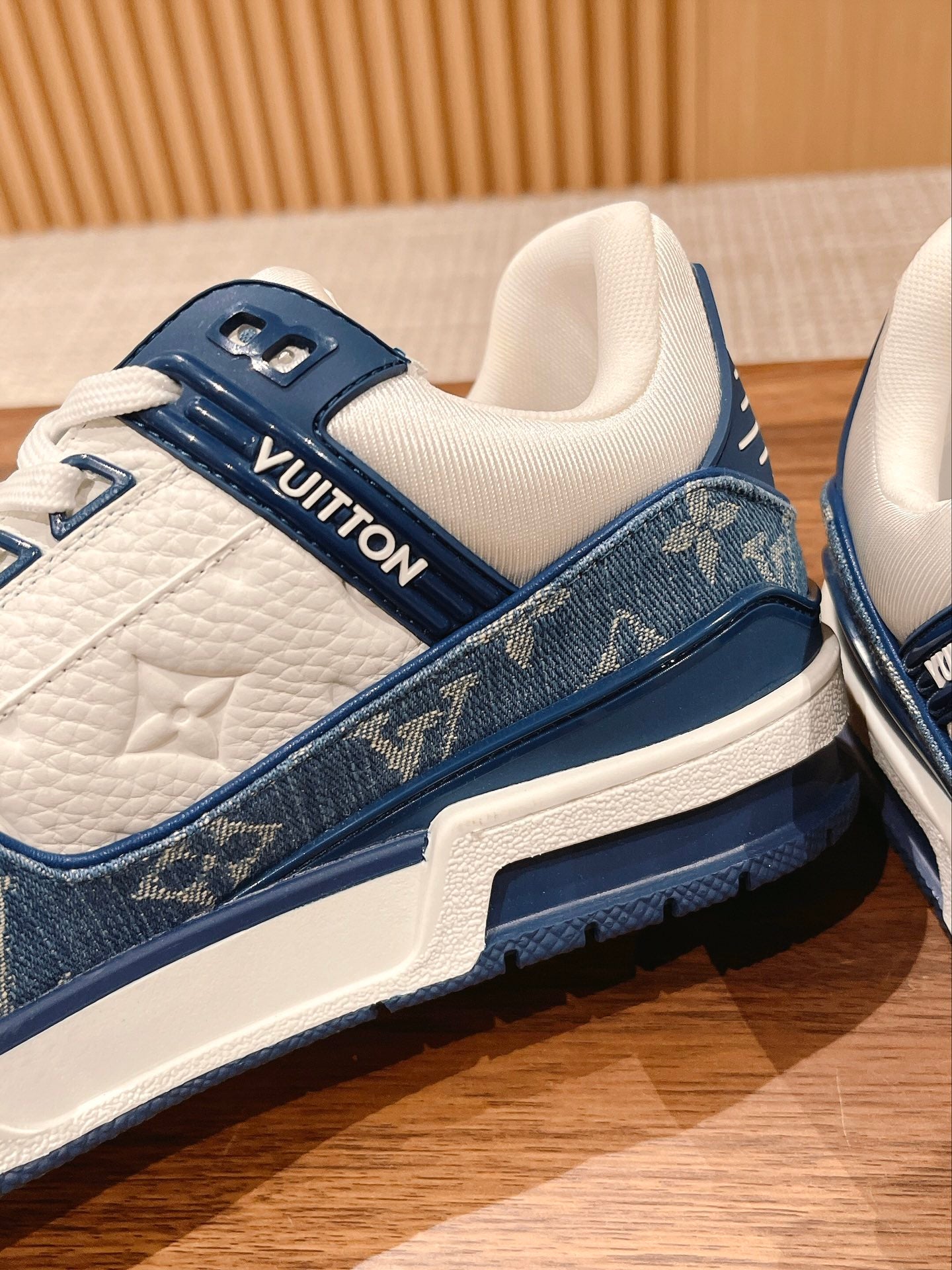 Couple's ðð¿ð®ð¶ð»ð²ð¿ series latest sports shoes