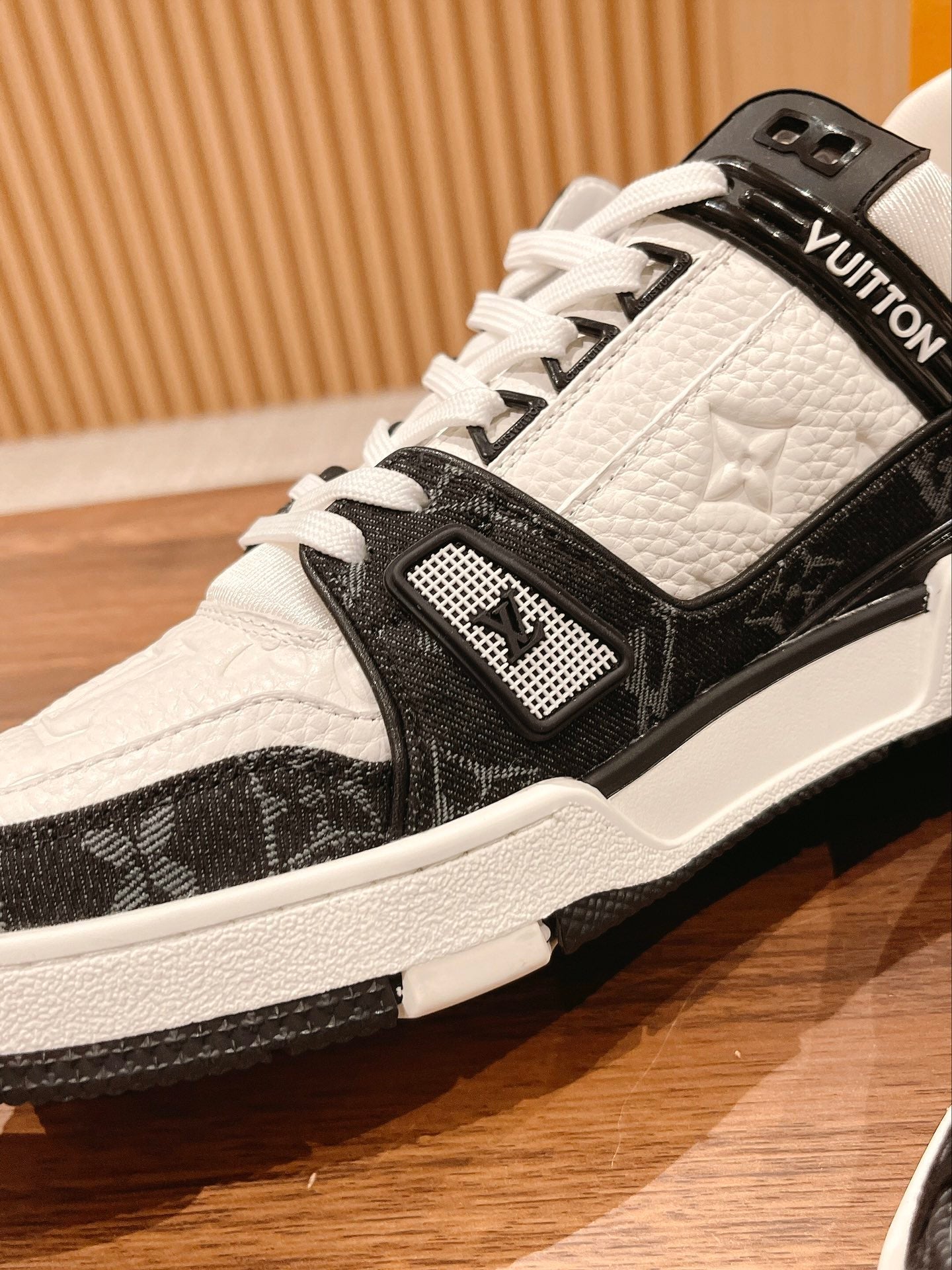 Couple's ðð¿ð®ð¶ð»ð²ð¿ series latest sports shoes