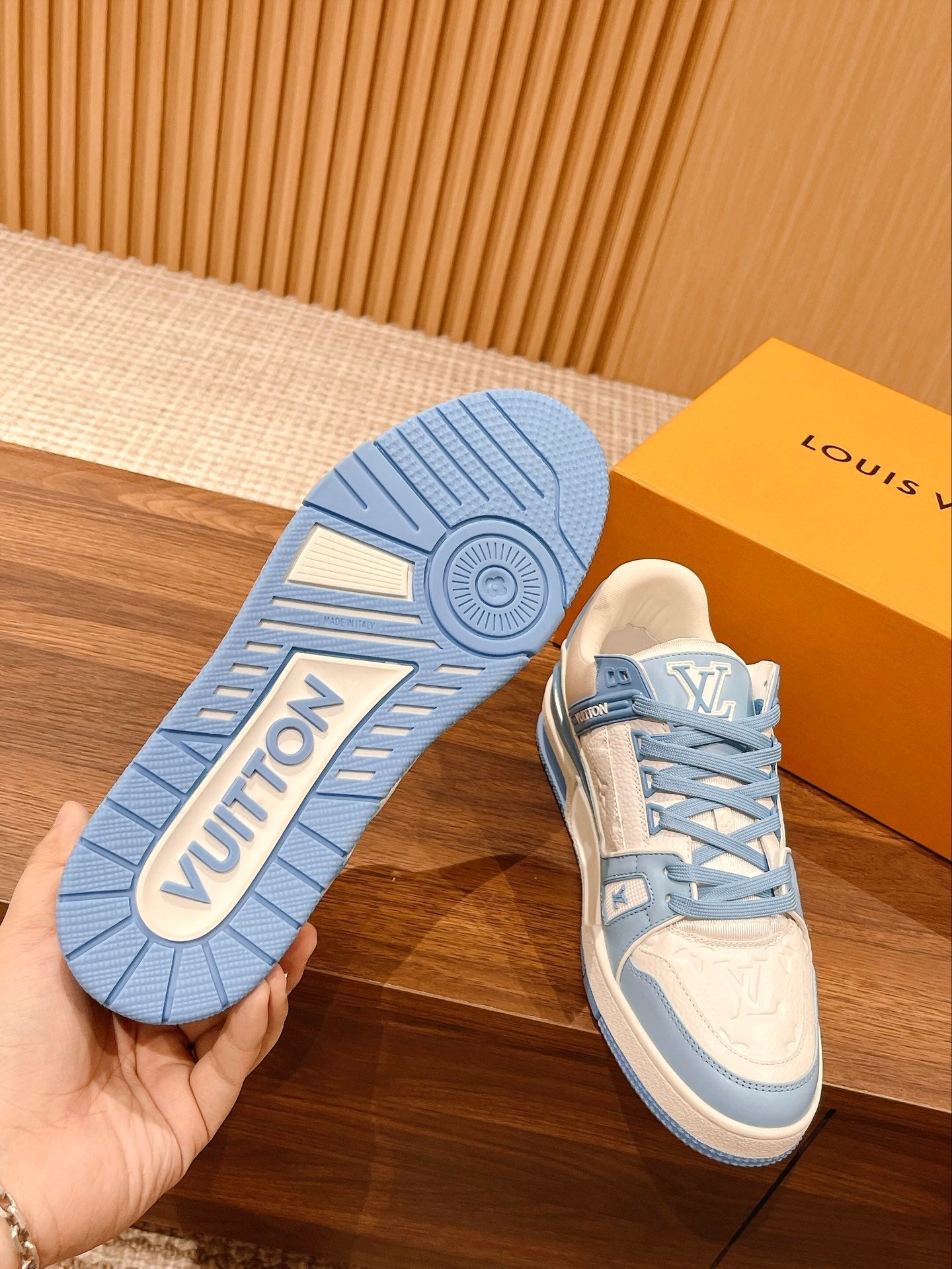 Couple's ðð¿ð®ð¶ð»ð²ð¿ series latest sports shoes