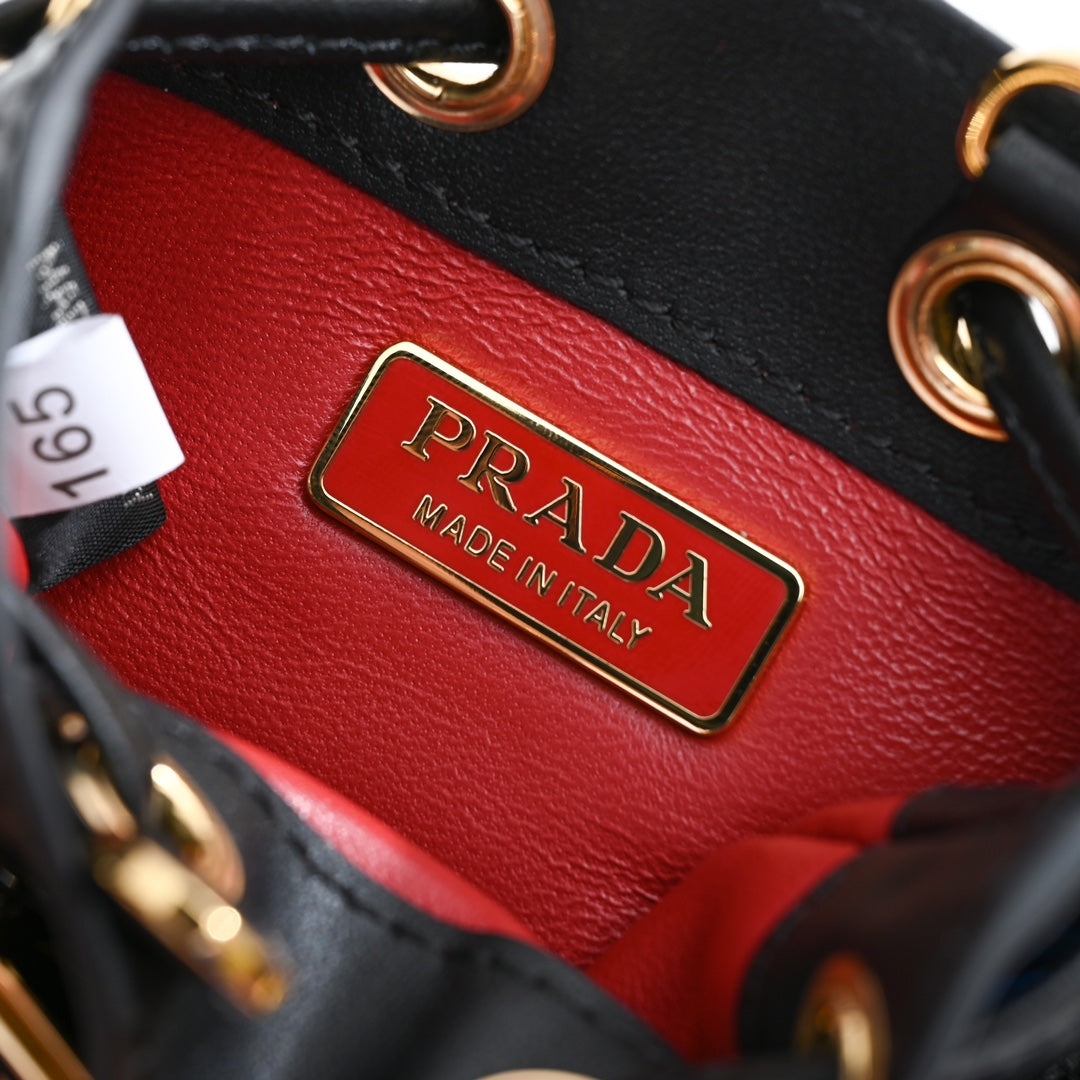 Pra Patent leather mini-pouch