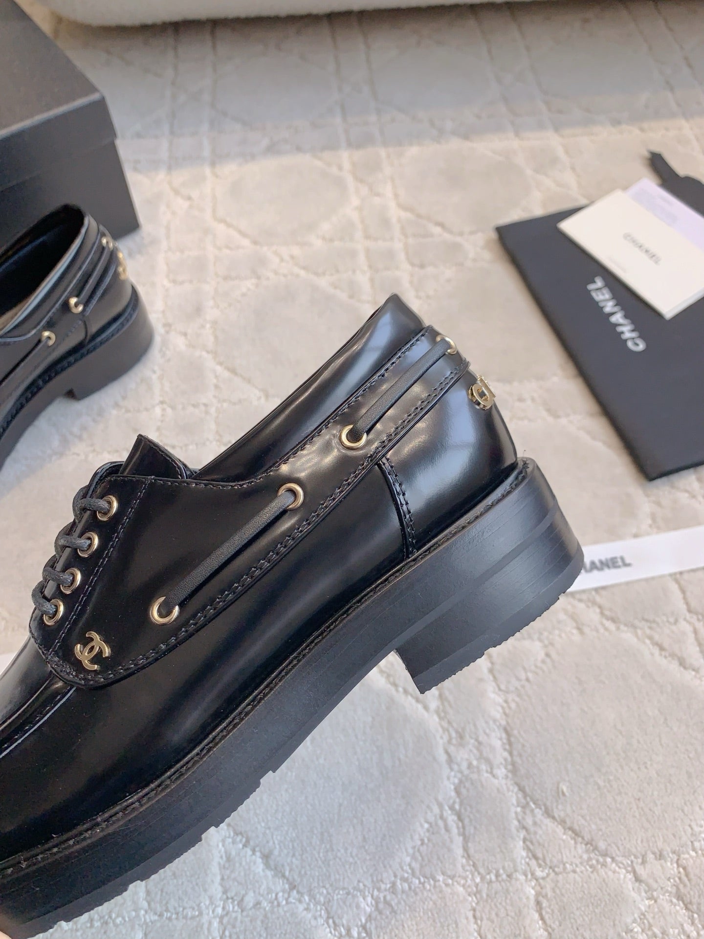 CHAN New Lace-up Loafers