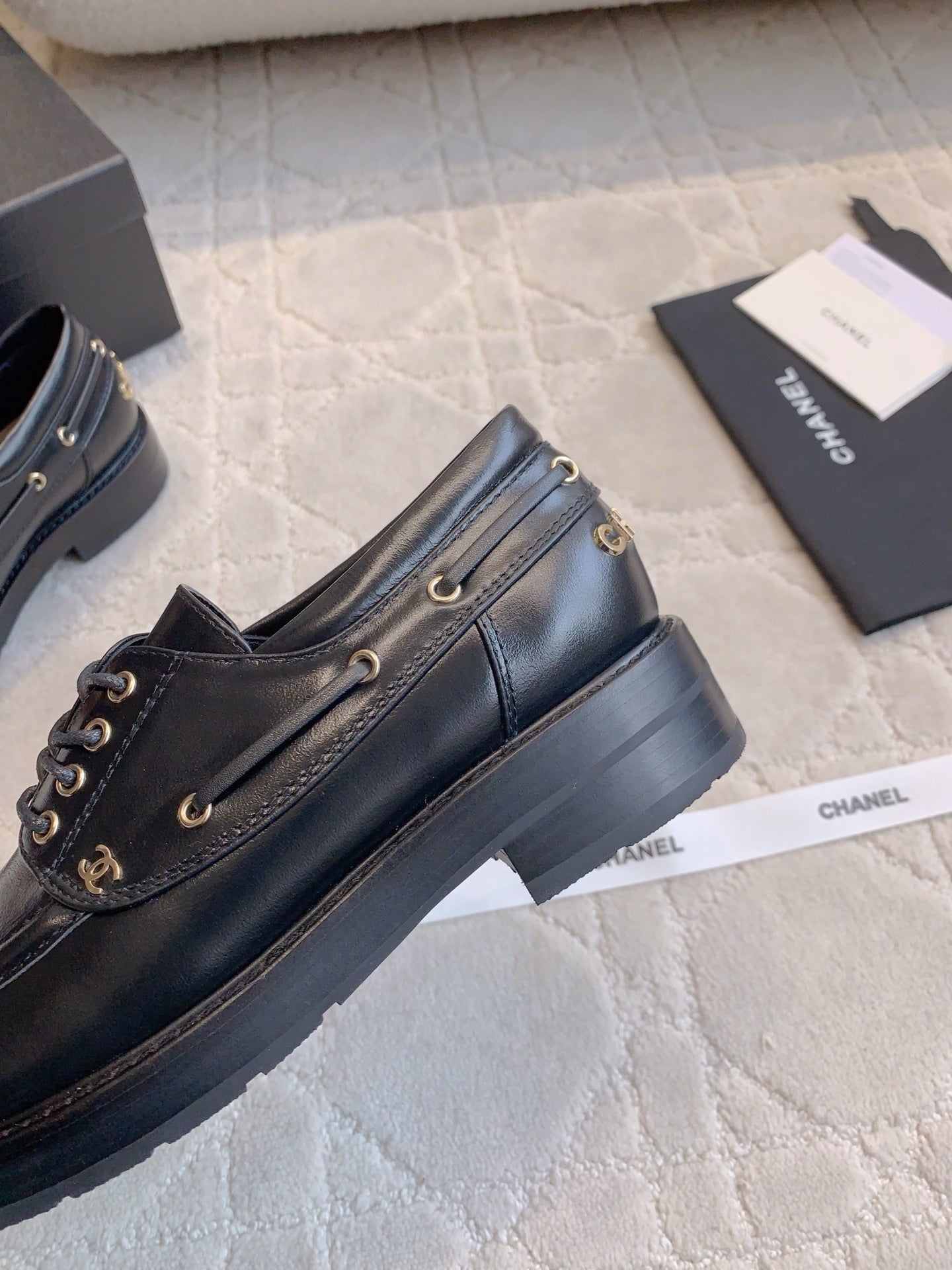 CHAN New Lace-up Loafers