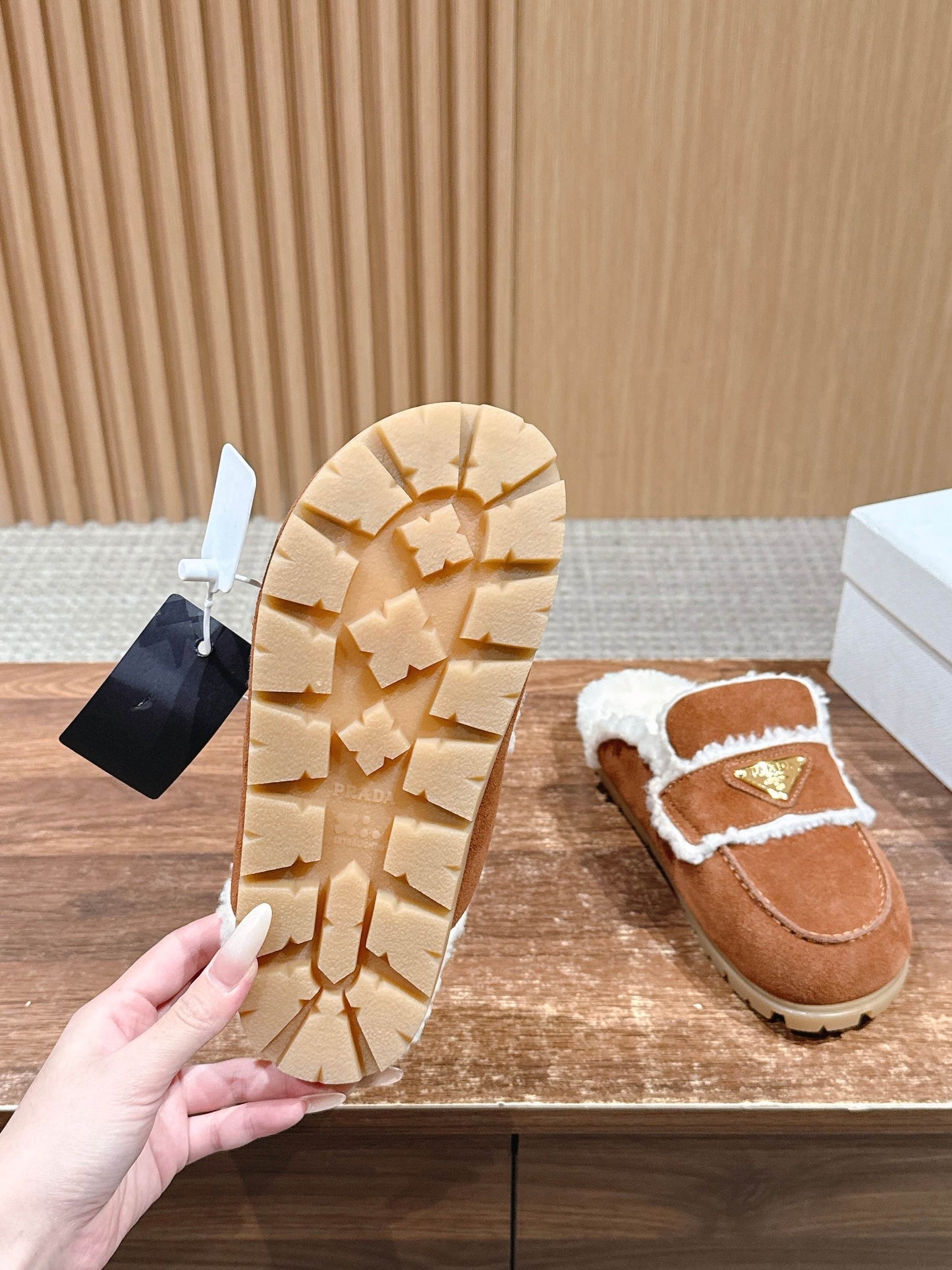 Pra New fluffy slippers