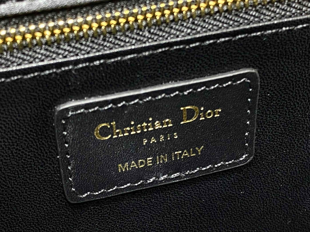 CD new product; Montaigne bag