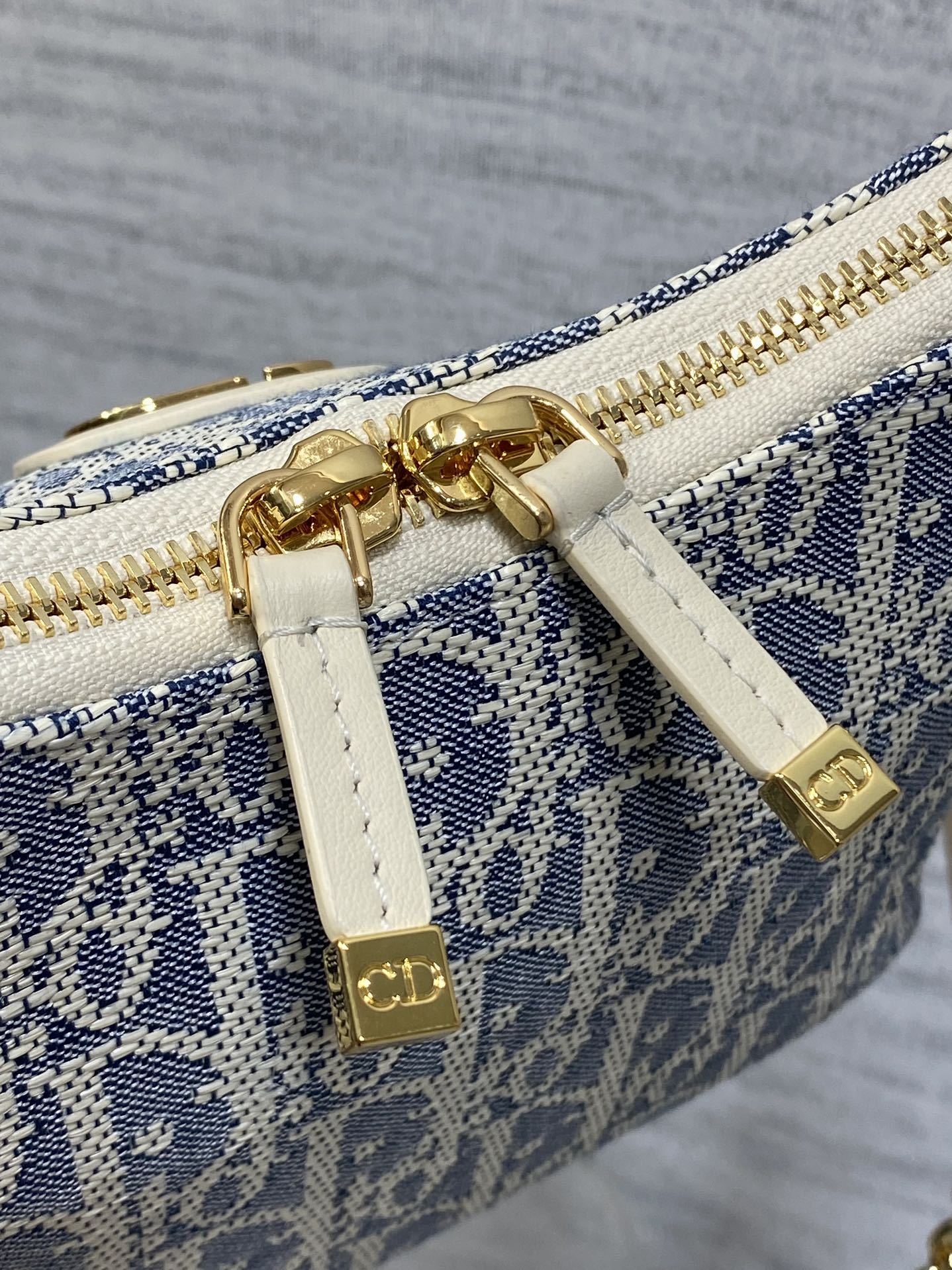 CD new single shoulder bag