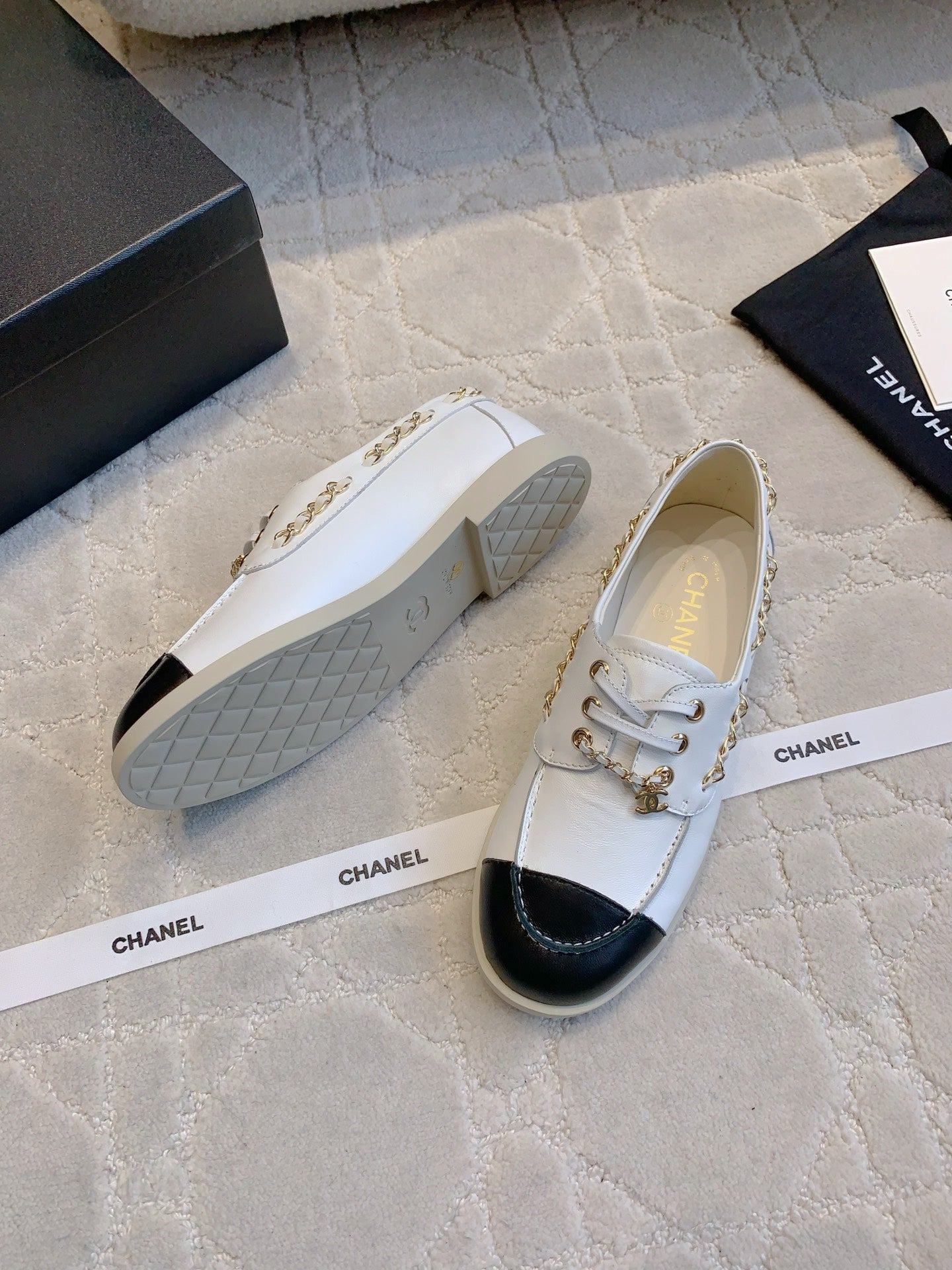 Chan New Chain-strap flats