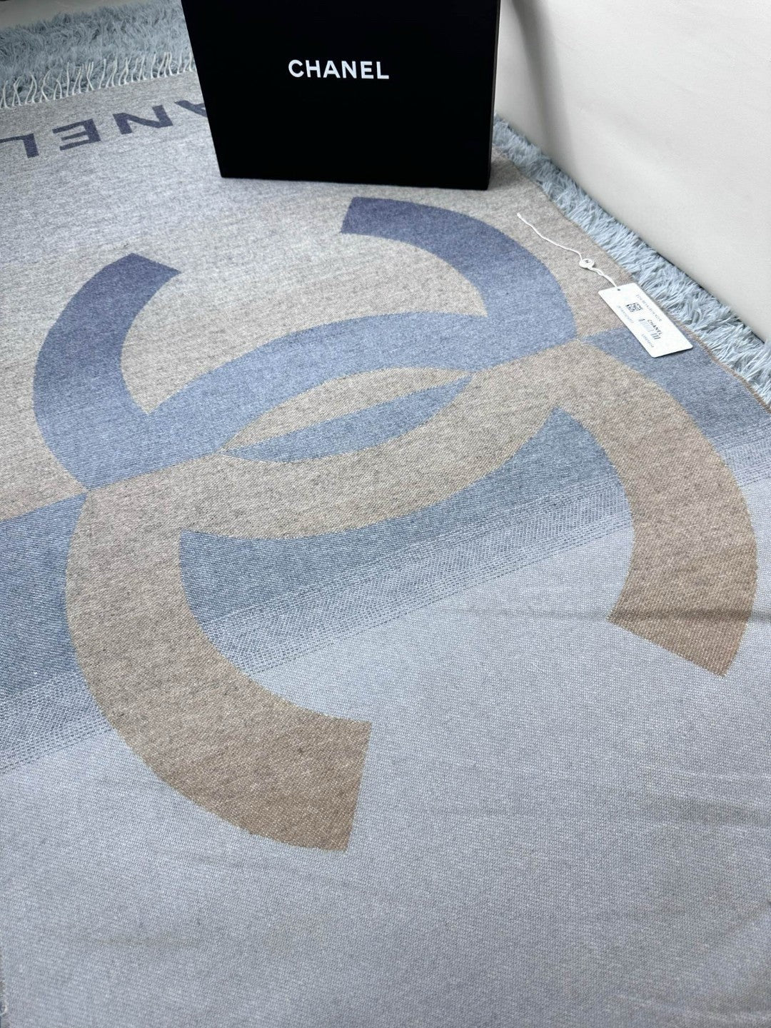 Chan New Cashmere Double-Sided Shawl