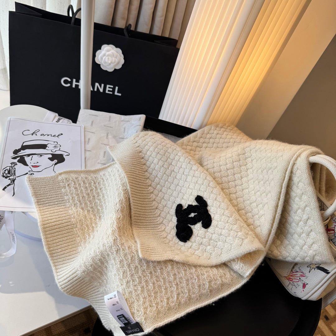 CHAN New Cashmere Scarf