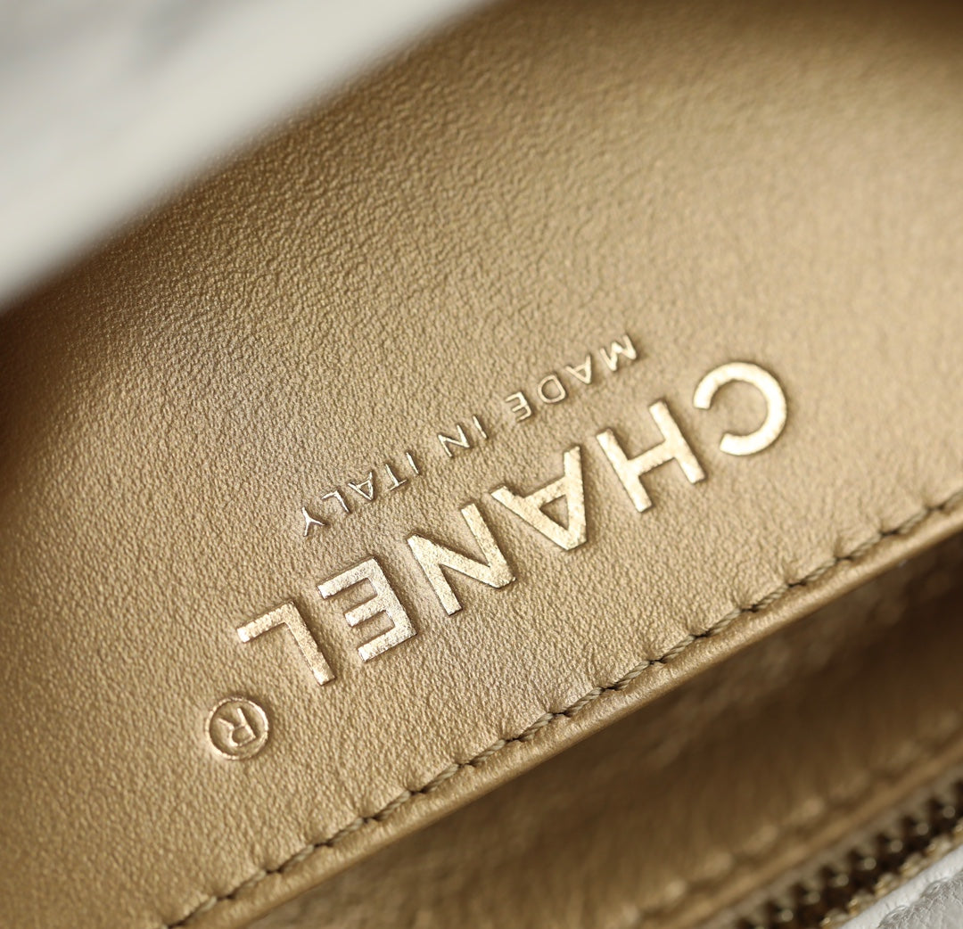 Chan New 23c square shoulder bag