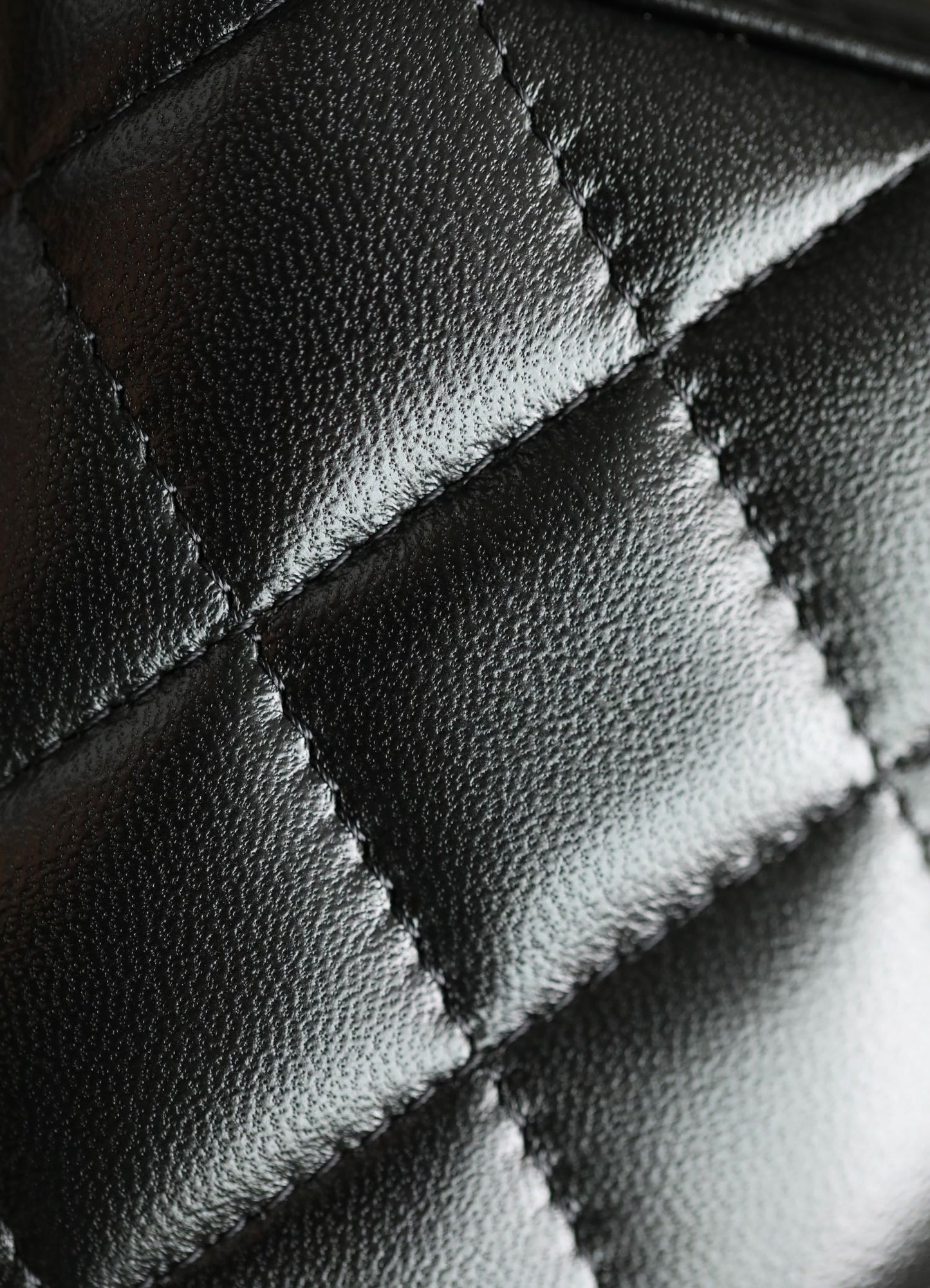 Chan New 23s Chain cosmetic bag