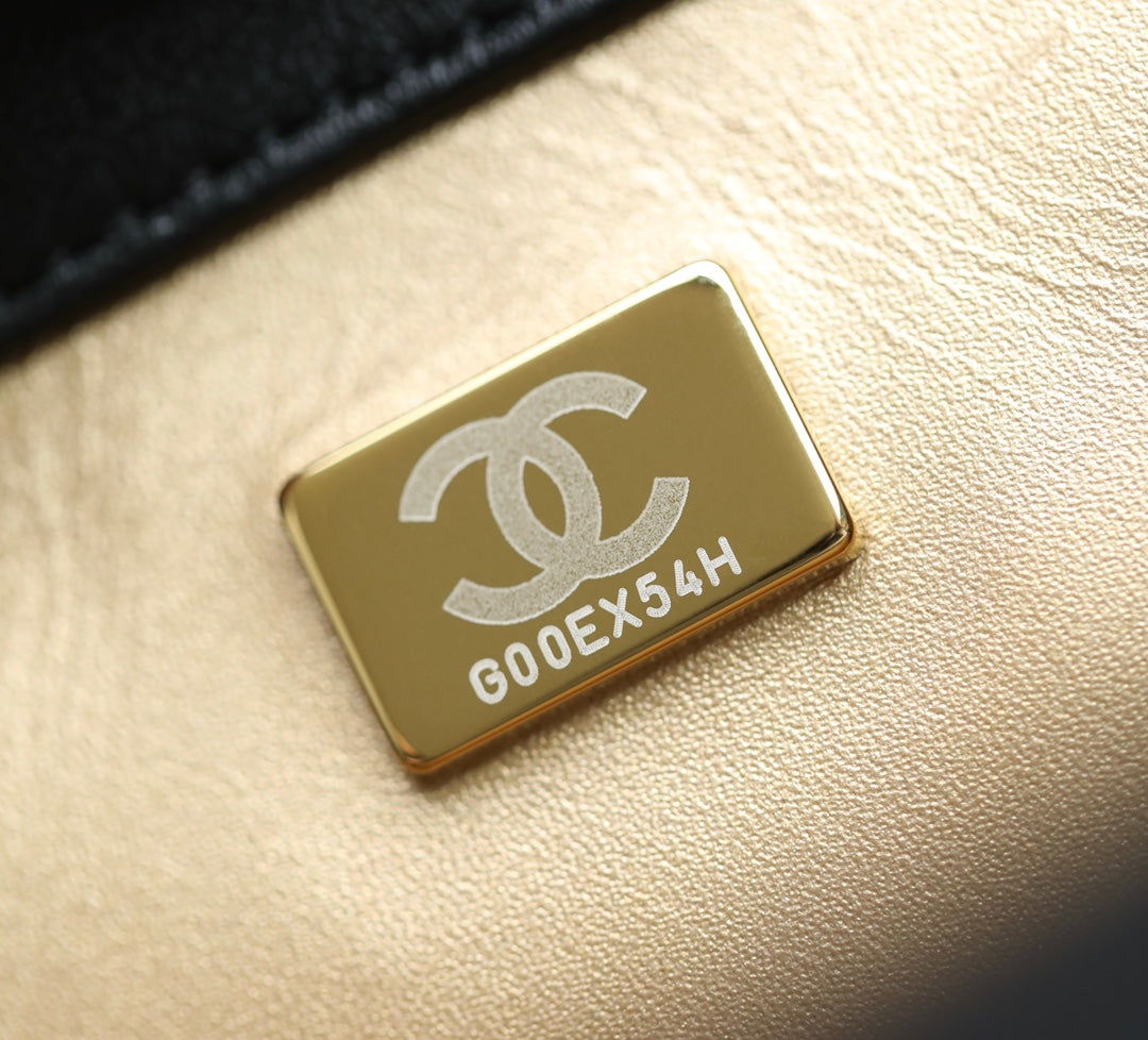 Chan New 22s Chain flap bag