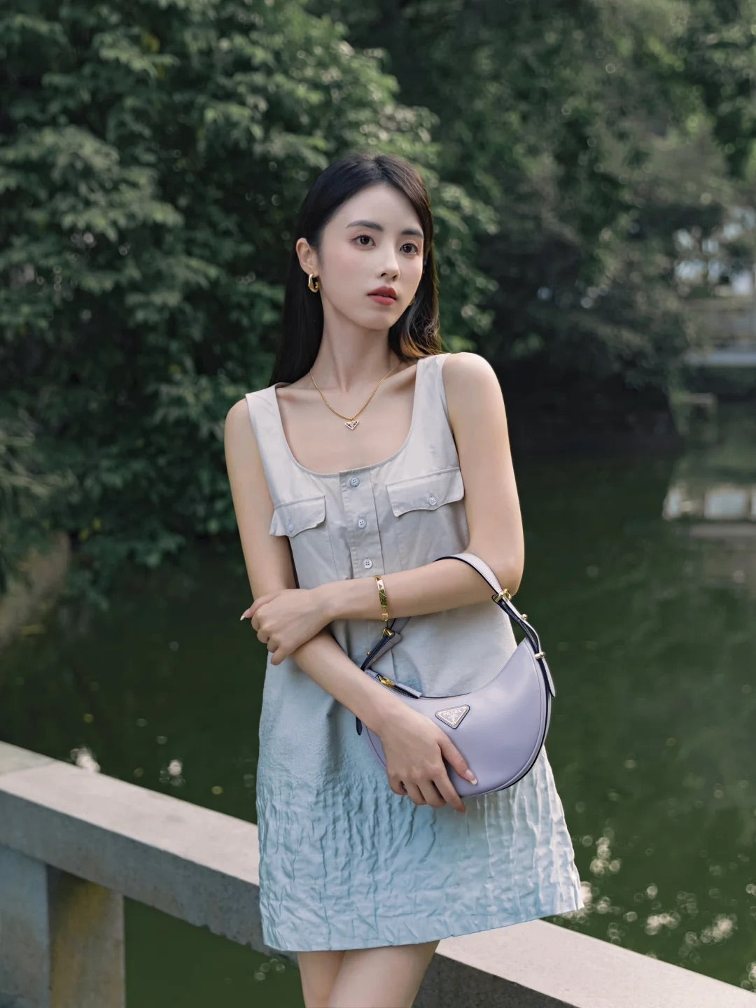 Pra Arqué small leather shoulder bag