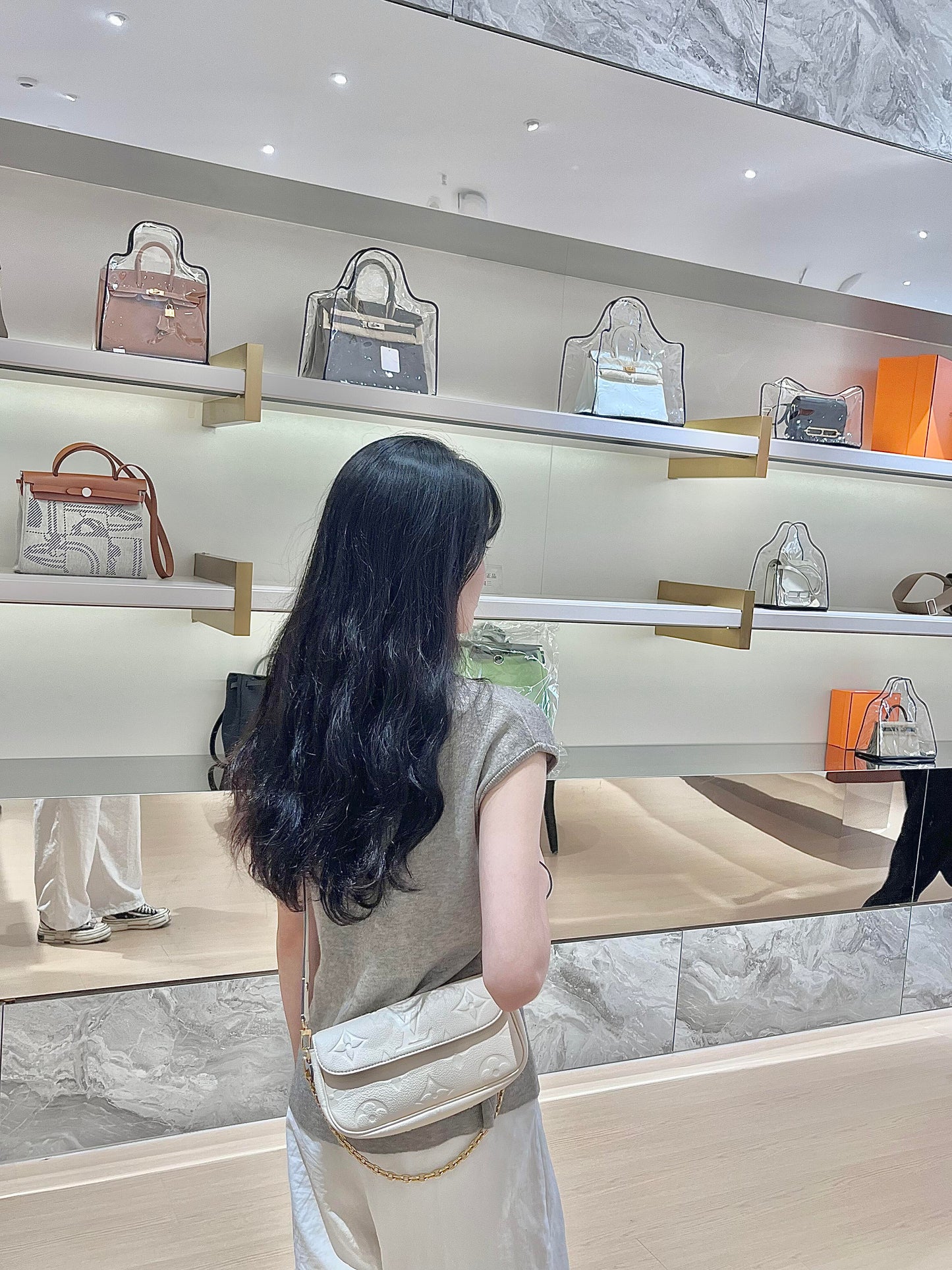 Louis* New wallet on chain bag