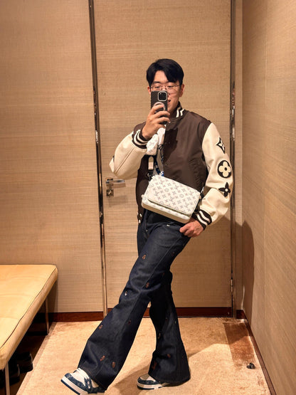 Louis* messenger bag