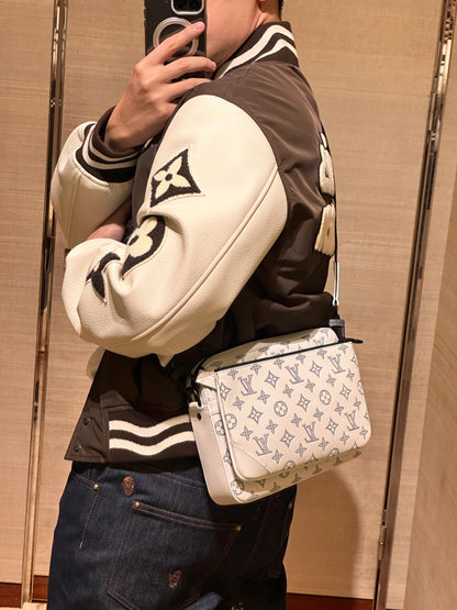 Louis* messenger bag