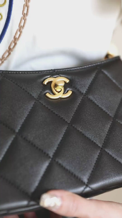 Chan New 24s Double Pearl Hobo Crossbody Bag