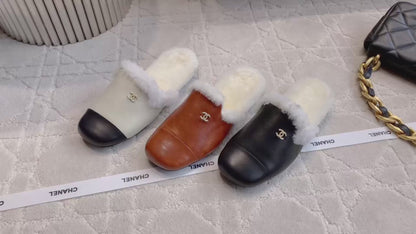 Chan New flat sandals