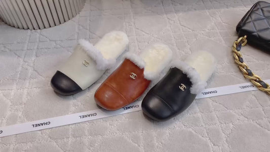 Chan New flat sandals