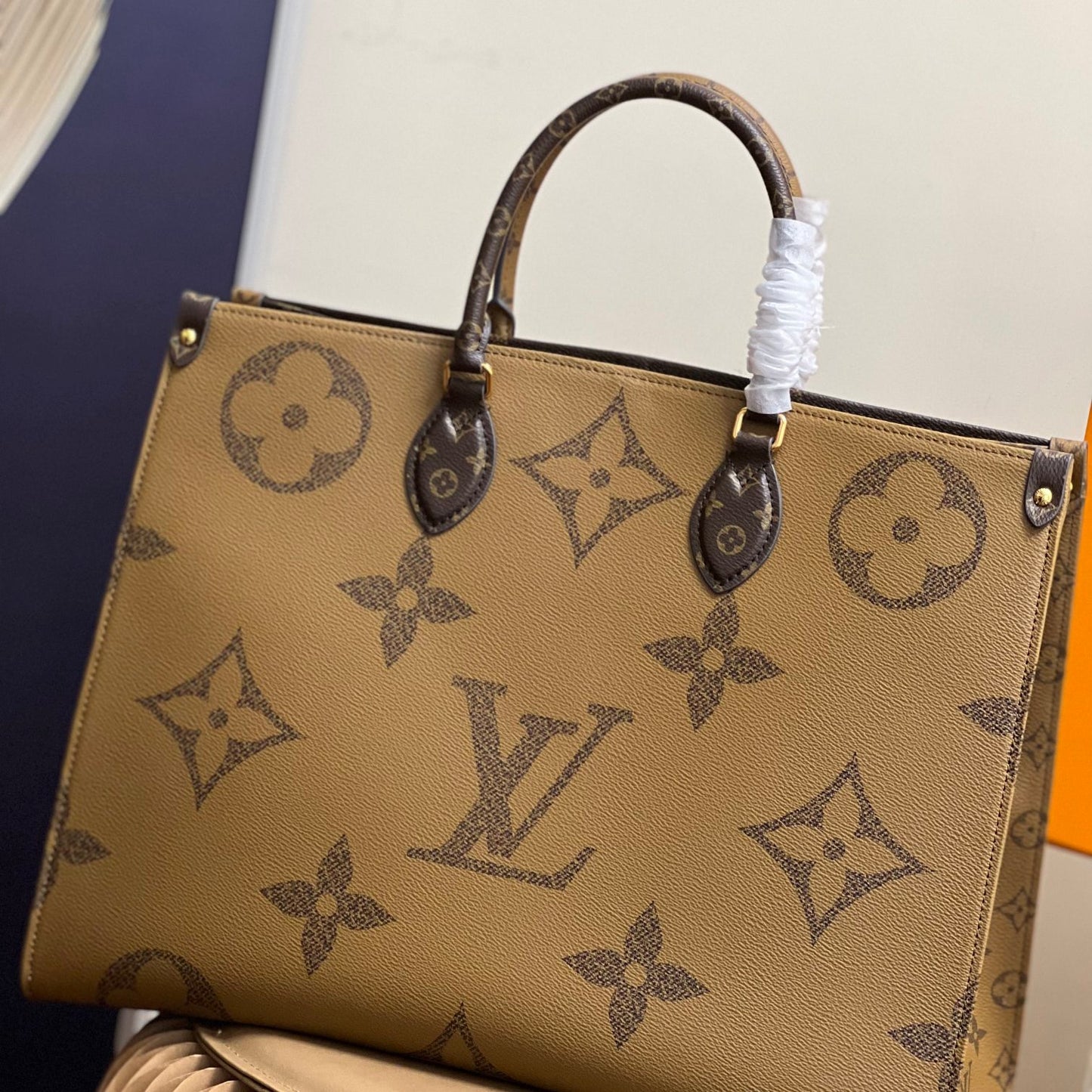 louis OnTheGo MM & OnTheGo GM Bag