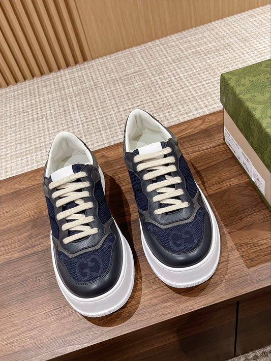 Couple's 𝐂𝐡𝐮𝐧𝐤𝐲  latest biscuit shoes