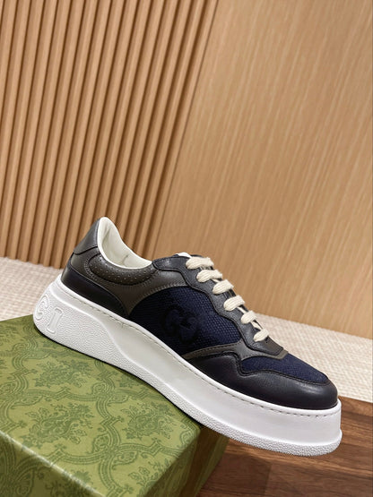 Couple's 𝐂𝐡𝐮𝐧𝐤𝐲  latest biscuit shoes