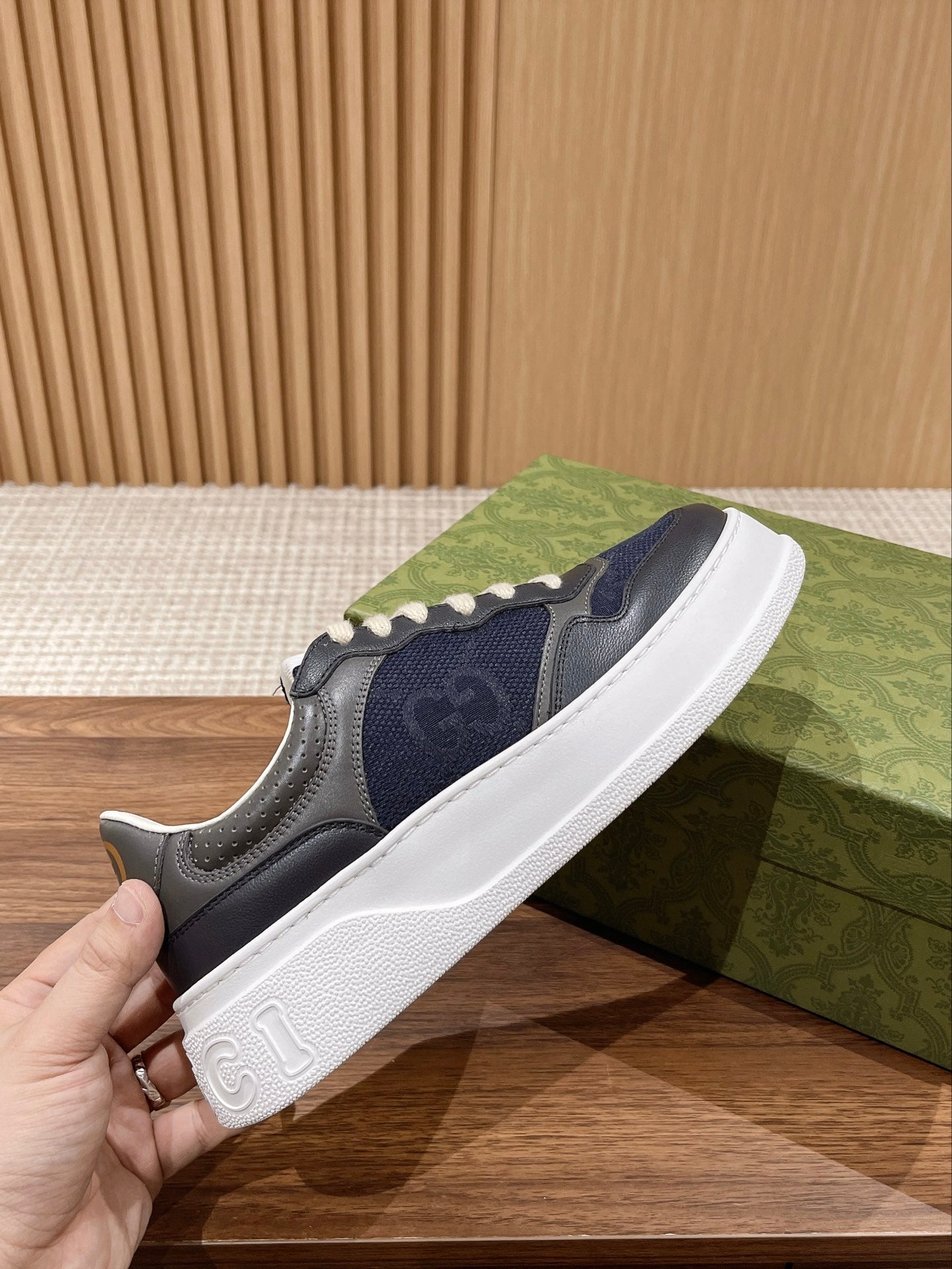 Couple's 𝐂𝐡𝐮𝐧𝐤𝐲  latest biscuit shoes