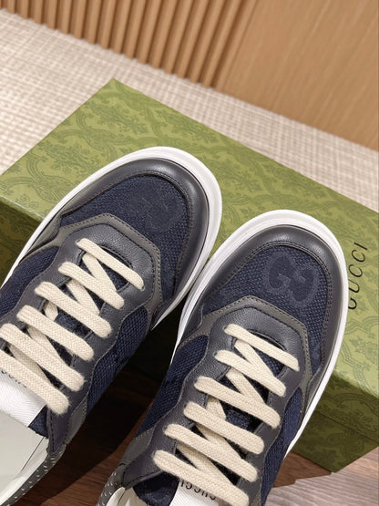 Couple's 𝐂𝐡𝐮𝐧𝐤𝐲  latest biscuit shoes