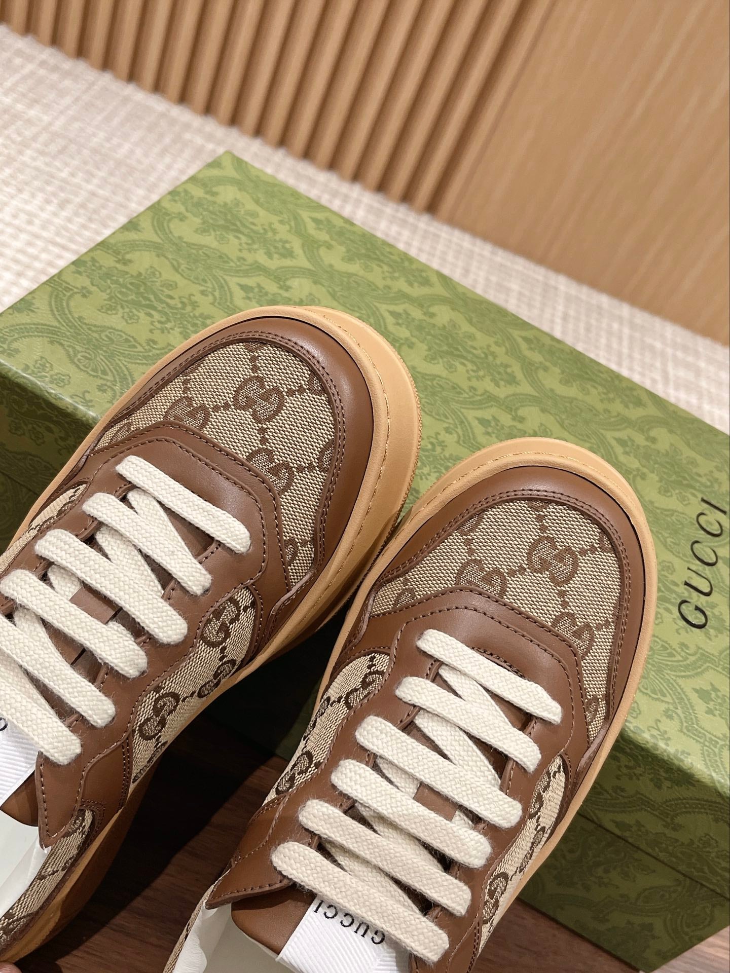 Couple's 𝐂𝐡𝐮𝐧𝐤𝐲  latest biscuit shoes