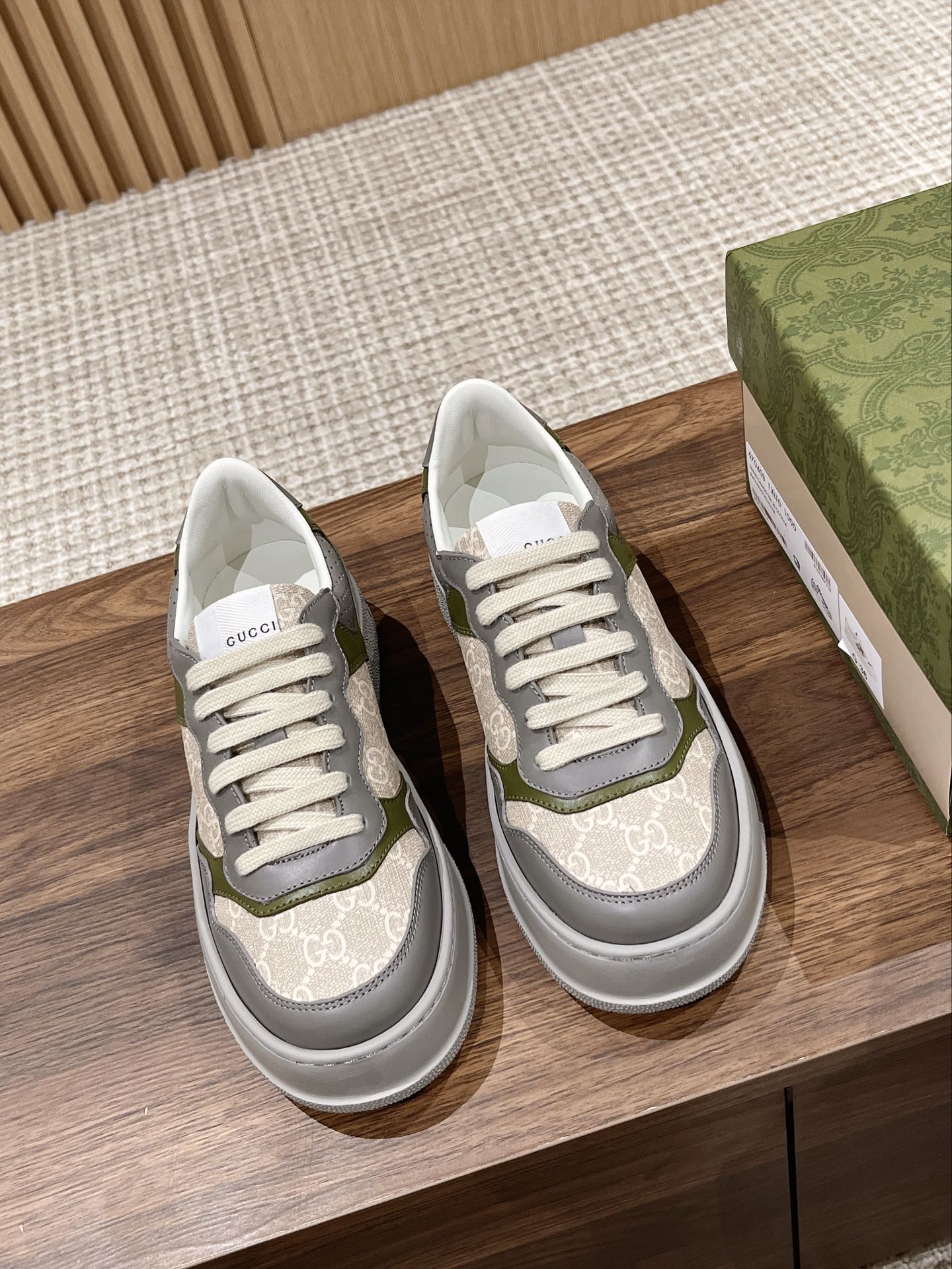 Couple's 𝐂𝐡𝐮𝐧𝐤𝐲  latest biscuit shoes