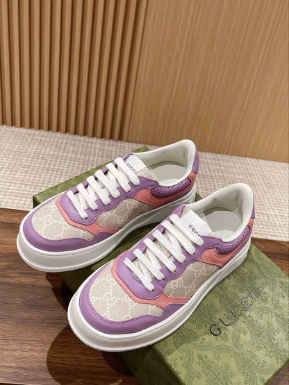 Couple's 𝐂𝐡𝐮𝐧𝐤𝐲  latest biscuit shoes