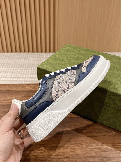 Couple's 𝐂𝐡𝐮𝐧𝐤𝐲  latest biscuit shoes