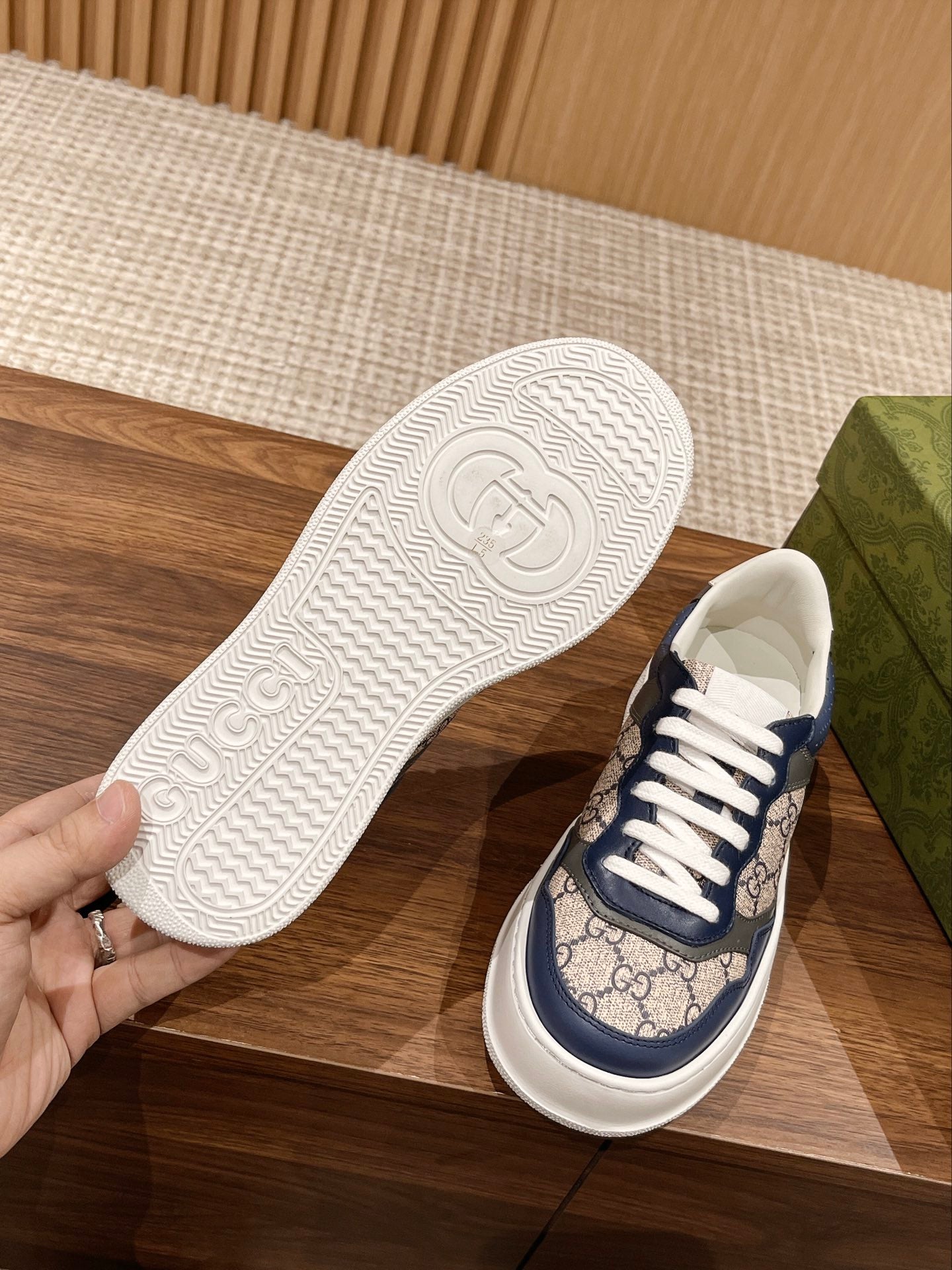 Couple's 𝐂𝐡𝐮𝐧𝐤𝐲  latest biscuit shoes