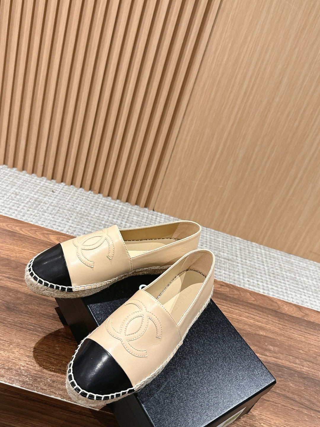 Classic fisherman shoes