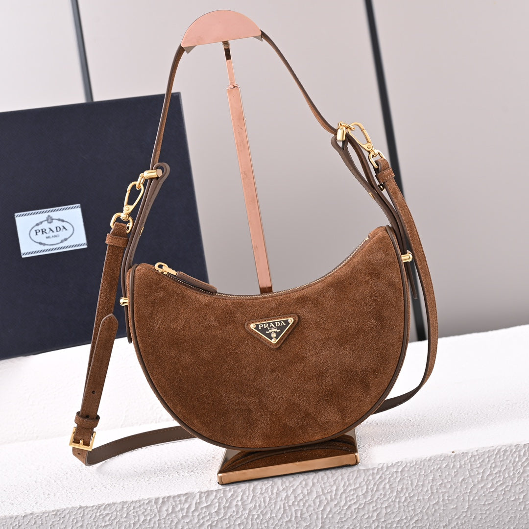 Pra Suede underarm bag