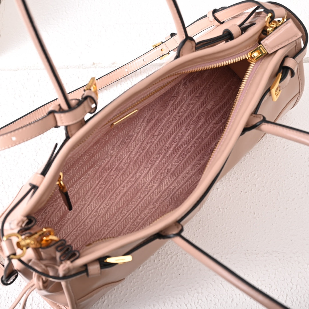 Pra LuxSoft Medium leather handbag