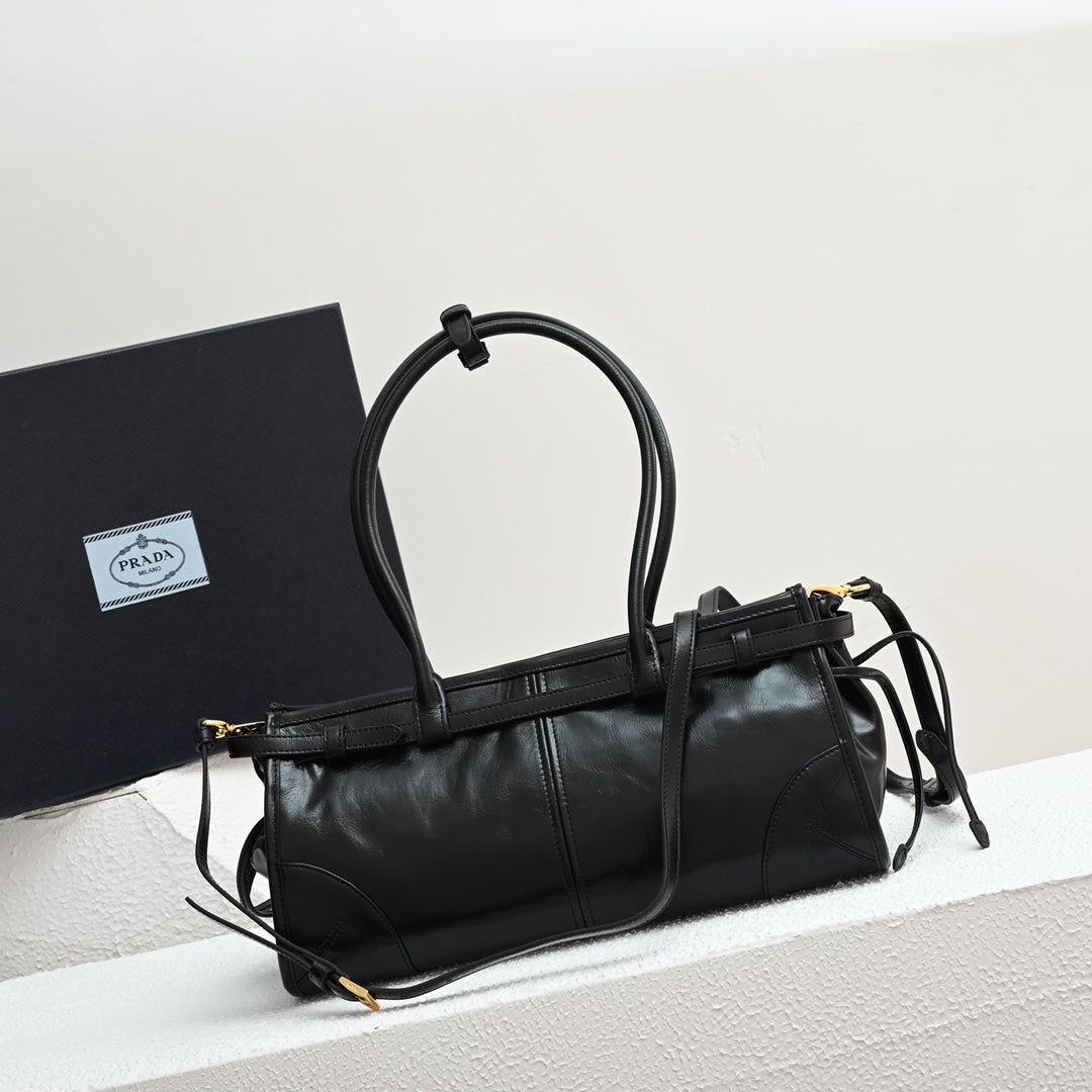 Pra LuxSoft Medium leather handbag