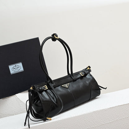 Pra LuxSoft Medium leather handbag