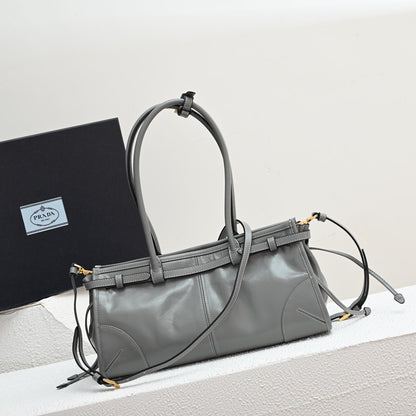 Pra LuxSoft Medium leather handbag