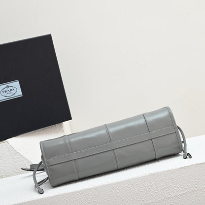 Pra LuxSoft Medium leather handbag