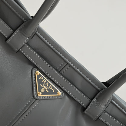 Pra LuxSoft Medium leather handbag