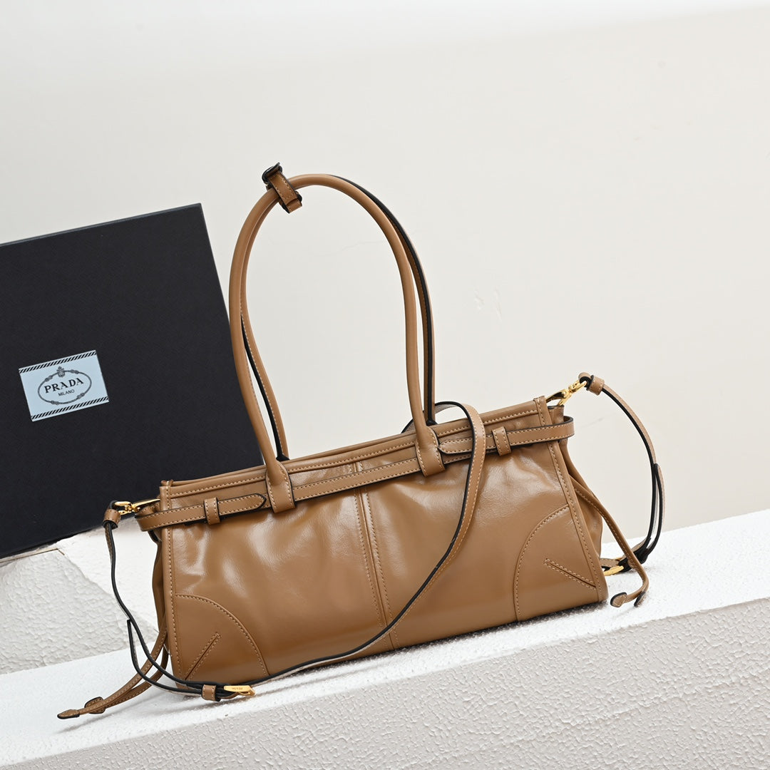 Pra LuxSoft Medium leather handbag