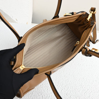 Pra LuxSoft Medium leather handbag