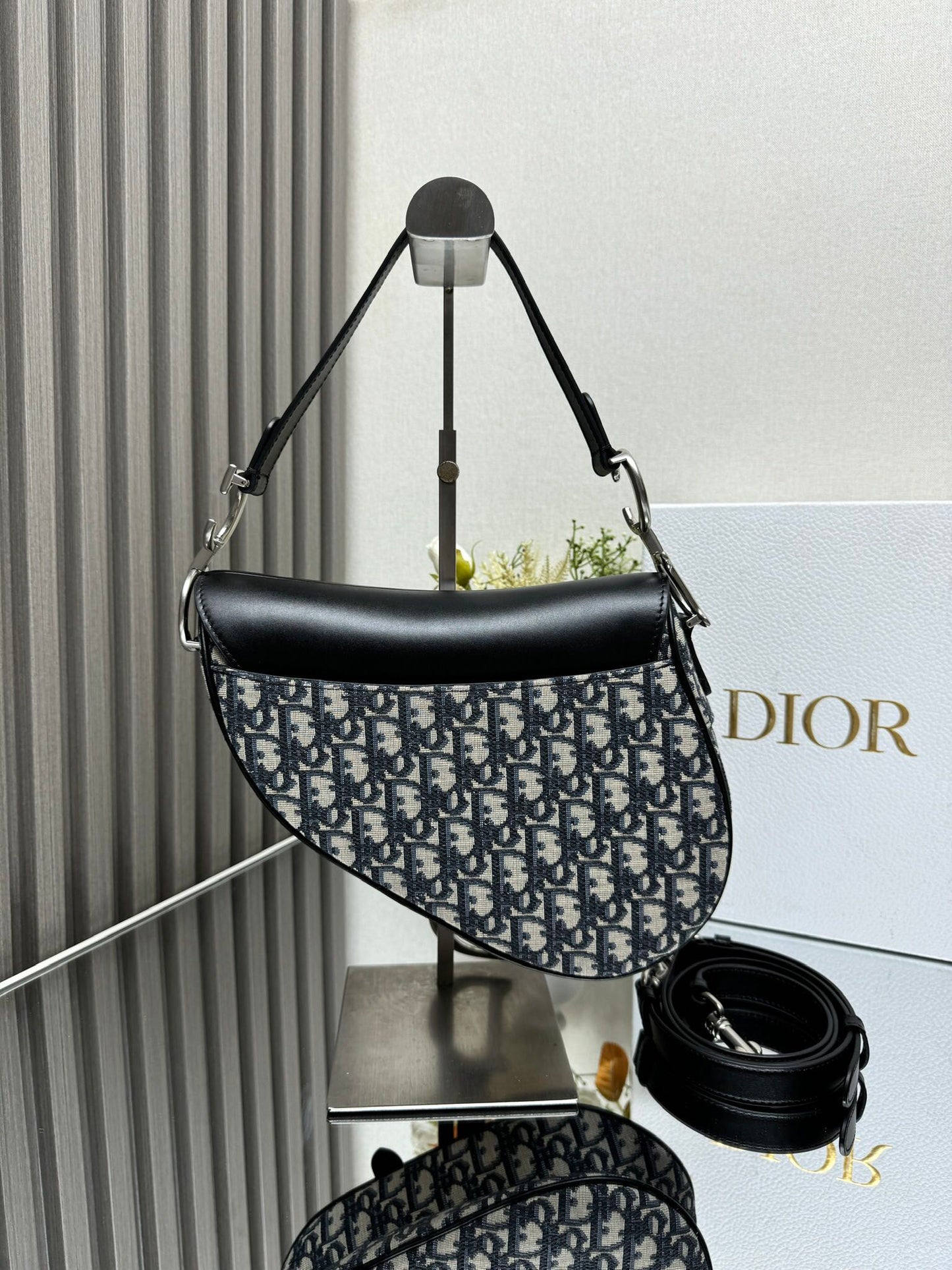 CD High version 💯  saddle bag