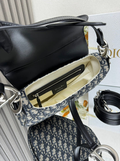 CD High version 💯  saddle bag