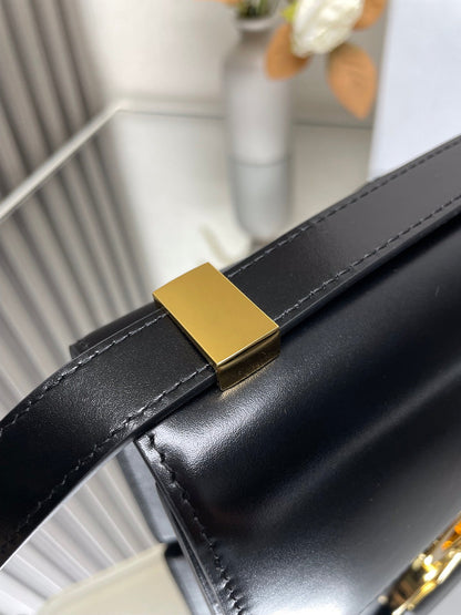 CD High version 💯Montaigne bag