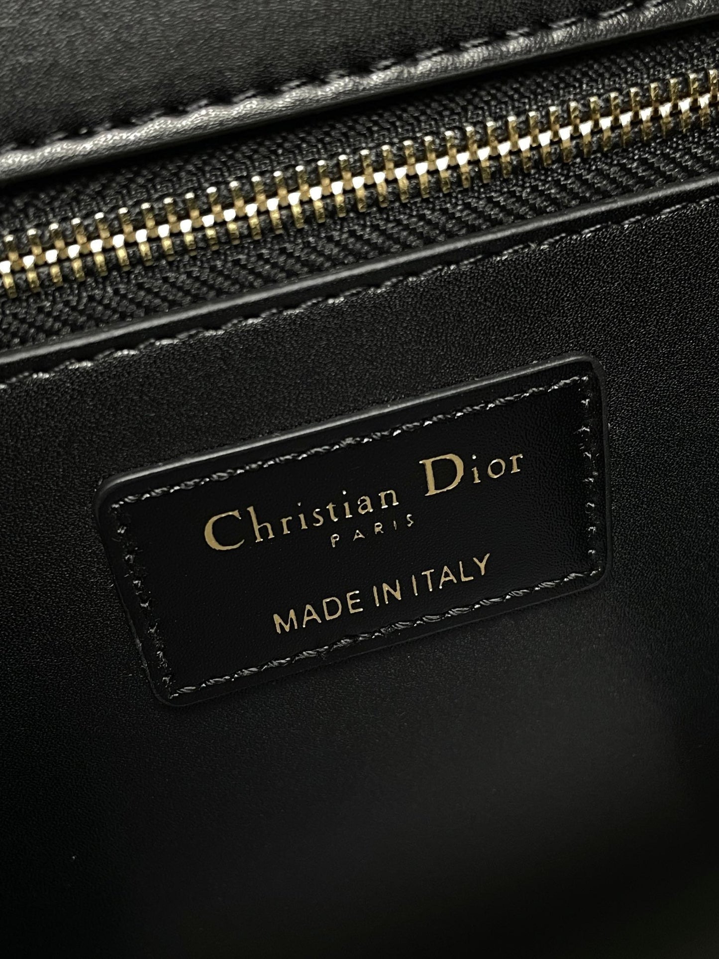 CD High version 💯Montaigne bag