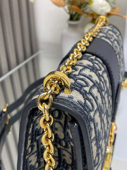 CD High version 💯 Montaigne chain bag