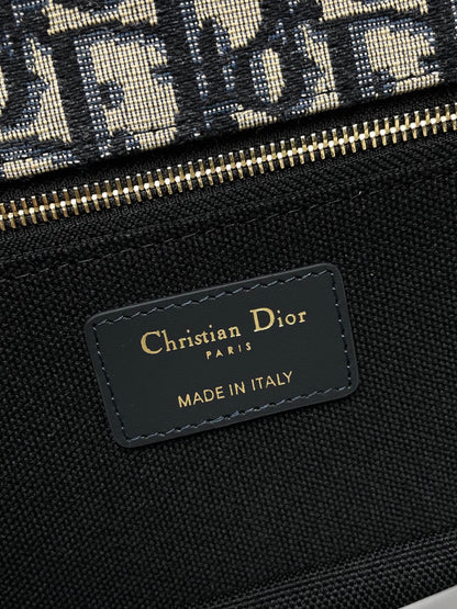 CD High version 💯 Montaigne chain bag