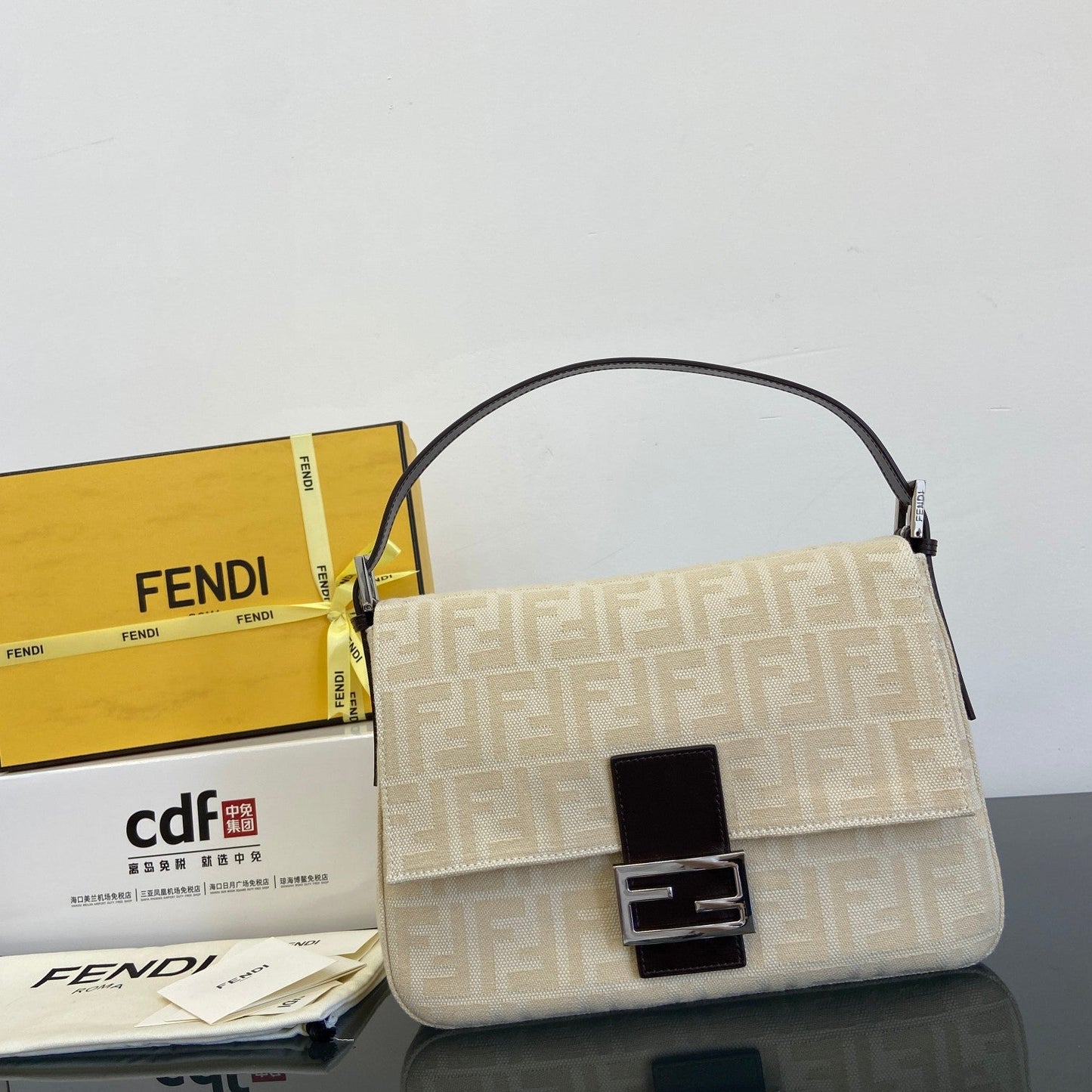 Fen New Vintage baguette bags