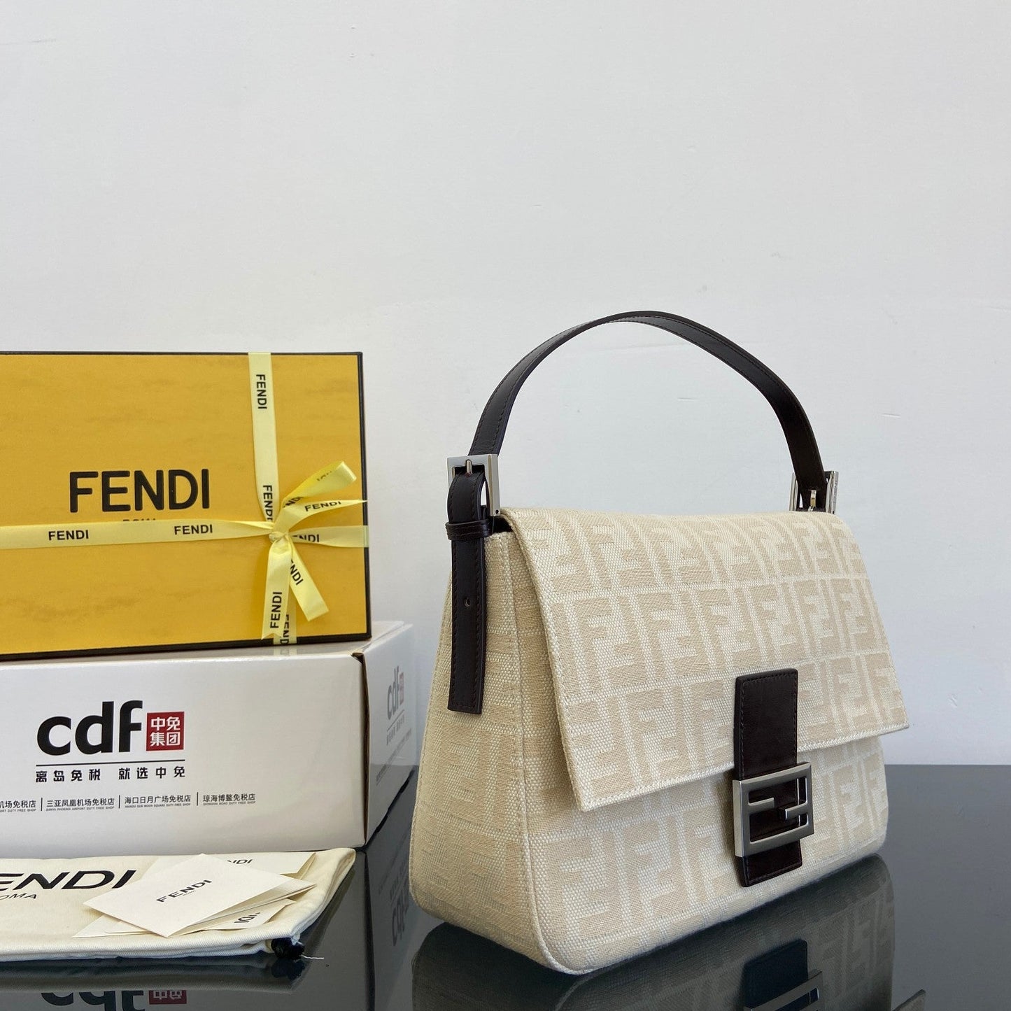 Fen New Vintage baguette bags